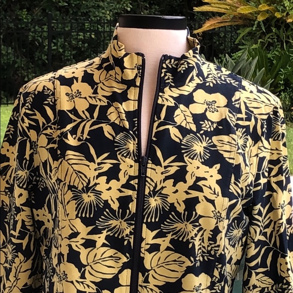 Weekenders zip up lightweight,floral print jacket - Picture 2 of 15